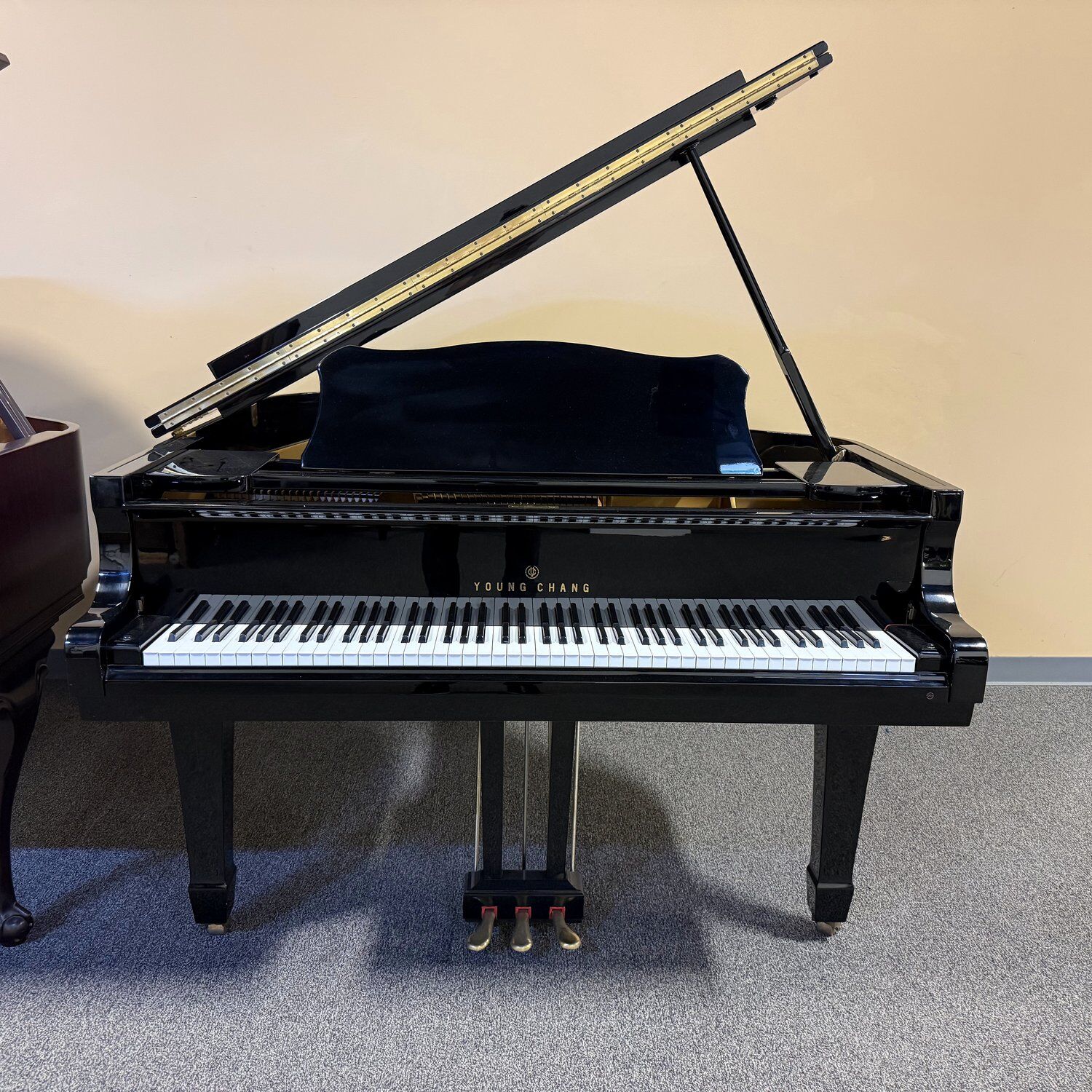Used Young Chang G157 Grand in Polished Ebony