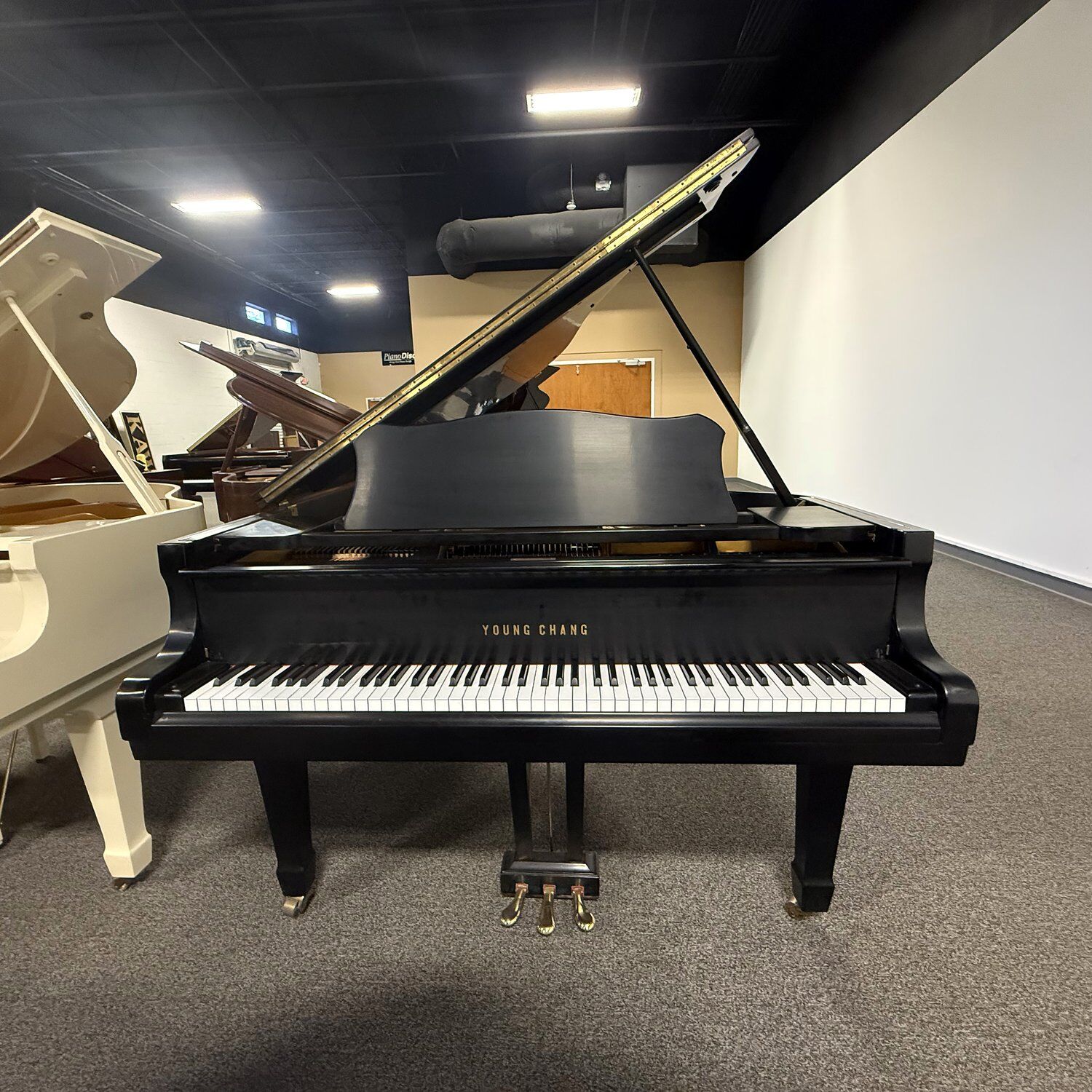 Used Young Chang G150 in Ebony Polish