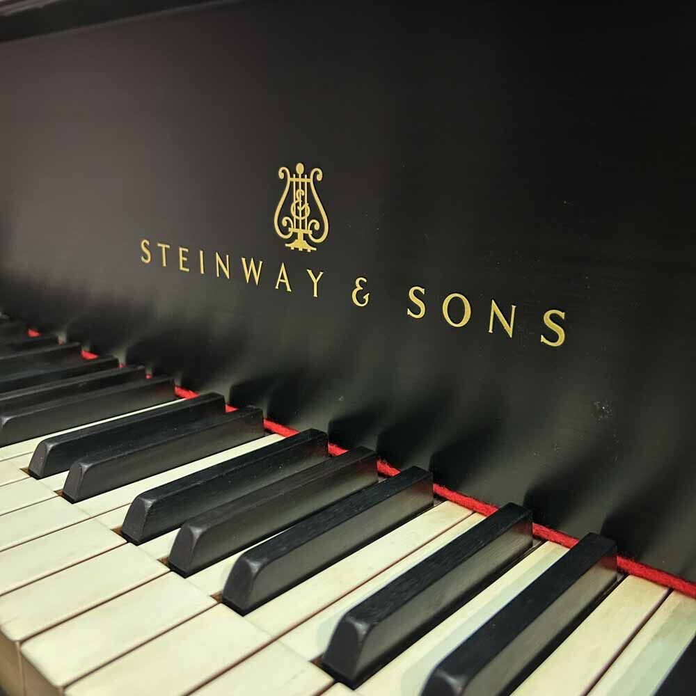 Steinway L Grand Piano Front Logo